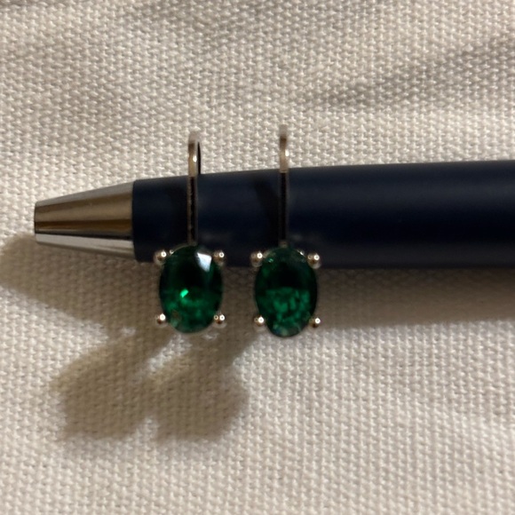 Jewelry - Elegant Green Gemstone and Silver Earrings